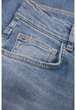 Garcia Dalino - Straight Leg Jeans - Medium Used 10 Garcia Dalino - Straight Leg Jeans - Medium Used -Clothing 0cc1ad7a23be43a6a9e809490a50e797