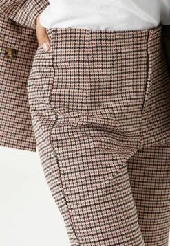 Garcia Checked - Broek - Black 10 Garcia Checked - Broek - Black -Clothing 0f688be7d0904a1b9784b826e443ea4d