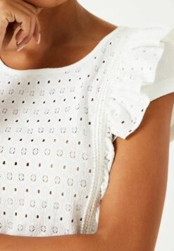 Garcia Blouse - Off White 10 Garcia Blouse - Off White -Clothing 2a02745bb0ff43a89501db4f7655aafd