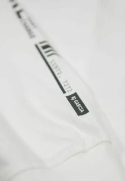 Garcia Longsleeve - Off White -Clothing 3061072ea6ab48358887dccc02a39654