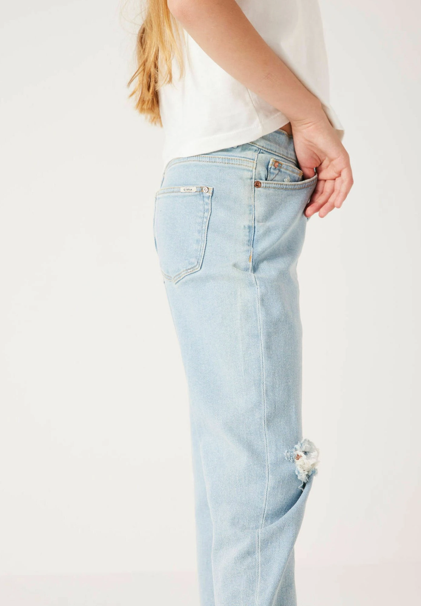 Garcia Evelin- Relaxed Fit Jeans - Light Used 3 Garcia Evelin- Relaxed Fit Jeans - Light Used