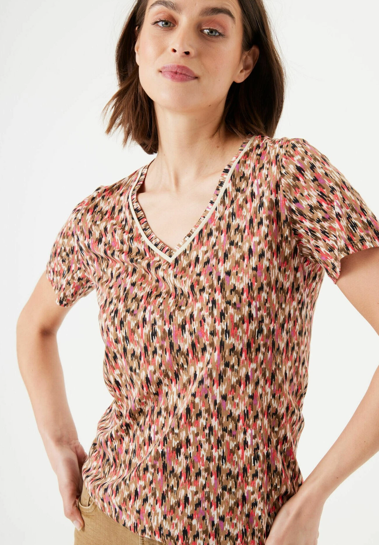 Garcia T-Shirt Print - Golden Brown 3 Garcia T-Shirt Print - Golden Brown