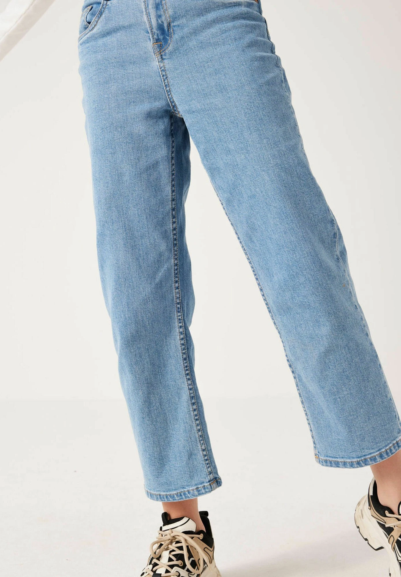 Garcia Mylah- Straight Leg Jeans - Light Used 3 Garcia Mylah- Straight Leg Jeans - Light Used