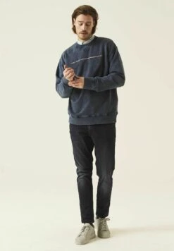 Garcia Sweater - Dark Moon