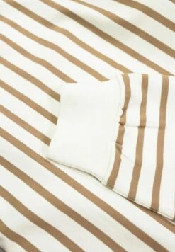 Garcia Striped- Hoodie - Off White -Clothing 74244ae6bc7a4e23ab462b6477df6c12