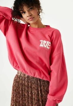 Garcia Sweater - Deep Pink -Clothing 7980c996943847e9a2be1f13f5817890