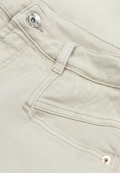 Garcia With Wide Fit - Flared Jeans - Sesame 11 Garcia With Wide Fit - Flared Jeans - Sesame -Clothing 7e62b116df604fcfb96199598ff0b7e6