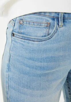 Garcia Celia Bermuda - Jeansshort - Light Used 12 Garcia Celia Bermuda - Jeansshort - Light Used -Clothing 7e707197a0c74ed58a44df149841b45a