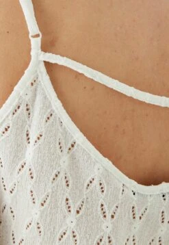 Garcia Top - Off White 10 Garcia Top - Off White -Clothing a3cdd94d8b18464da62c424c87faa584