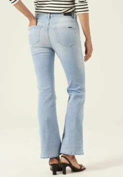 Garcia Bootcut Jeans - Light Used 8 Garcia Bootcut Jeans - Light Used -Clothing a944a491731f4215b1b1e785f07e9ecf