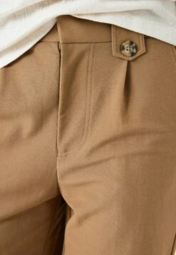 Garcia Broek - Golden Brown 11 Garcia Broek - Golden Brown -Clothing c2f14253e2bd4a129d48e86b26fa3a5d