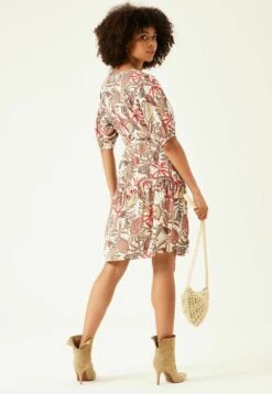 Voorkant -Clothing ce12e989c44f473dba47da575c49a492