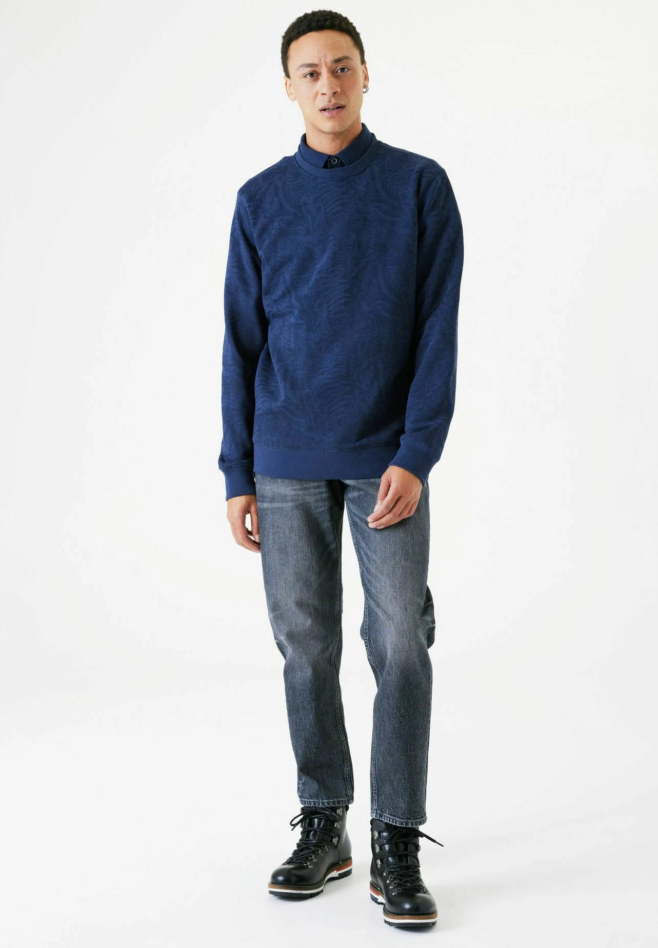 Garcia Sweater - Marine 3 Garcia Sweater - Marine