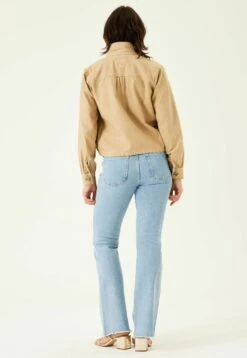 Garcia Flared Jeans - Medium Used 9 Garcia Flared Jeans - Medium Used -Clothing cf87a0dad0944b08b1c030817d136a3f