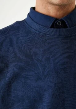 Garcia Sweater - Marine 10 Garcia Sweater - Marine -Clothing d73c8e561557420bb9d1afc3524f7707