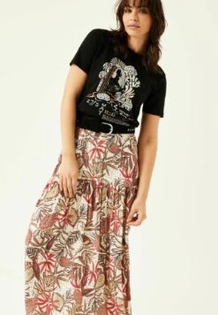 Garcia Plooirok - Rouge Red 9 Garcia Plooirok - Rouge Red -Clothing e6f362f7c6ae4b729a921172f0e4b652