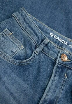 Garcia Straight Leg Jeans - Medium Used 7 Garcia Straight Leg Jeans - Medium Used -Clothing eebc94f5d62f4a949d8e6e0ffa96c429