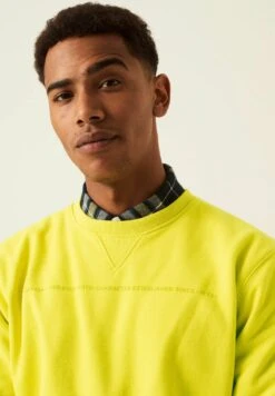 Garcia Sweater - Bright Yellow 9 Garcia Sweater - Bright Yellow -Clothing f983897df0184d90911019f412bea00a